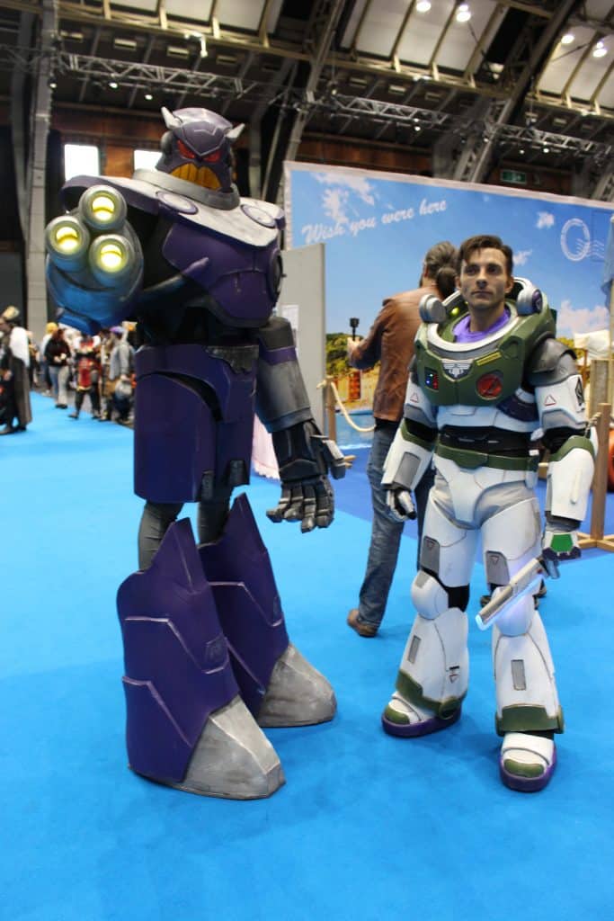 Cosplay of Zorg and Buzz Lightyear (Toy Story/Lightyear)