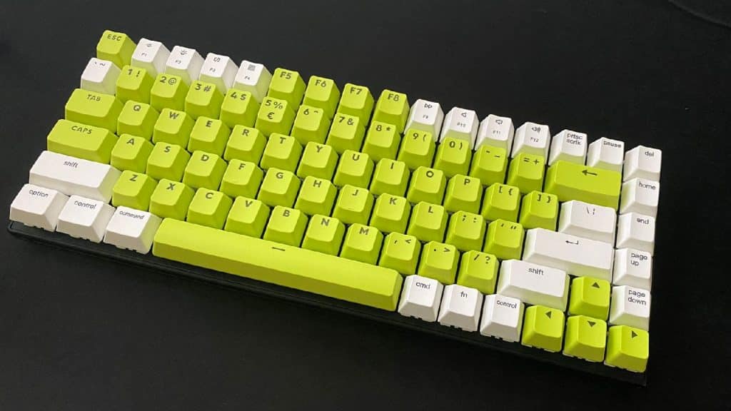 Vissles V84 with green keycaps