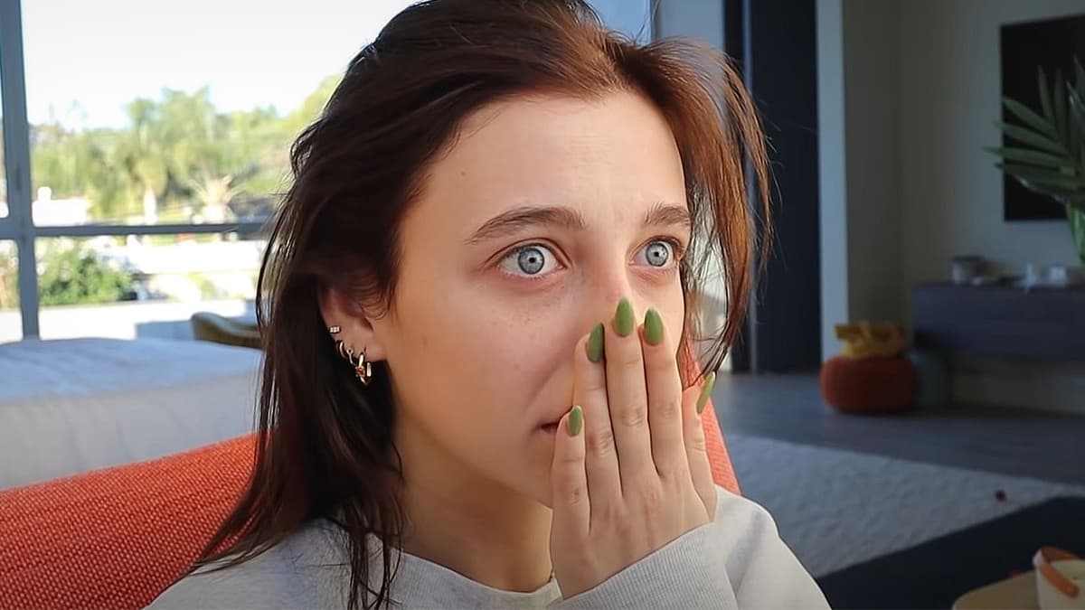 emma chamberlains uncomfortable laugh goes viral on tiktok