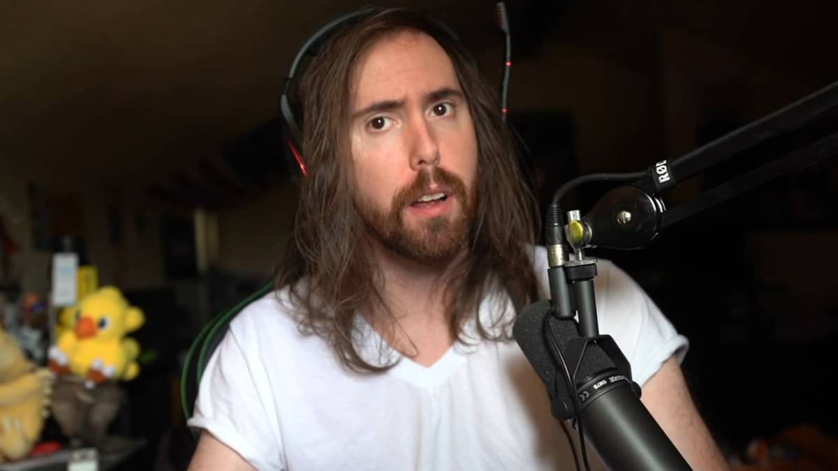 Asmongold streaming on Twitch