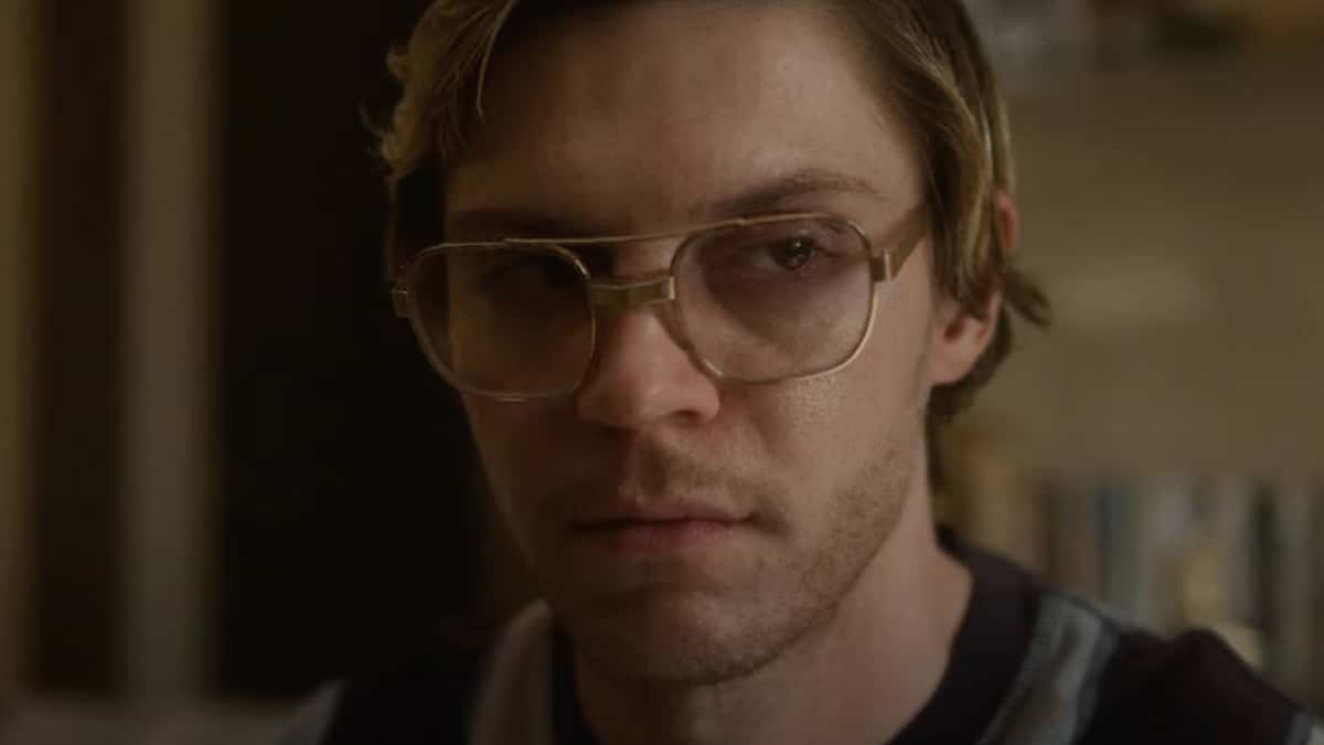 An image of evan peters as Jeffery dahmer