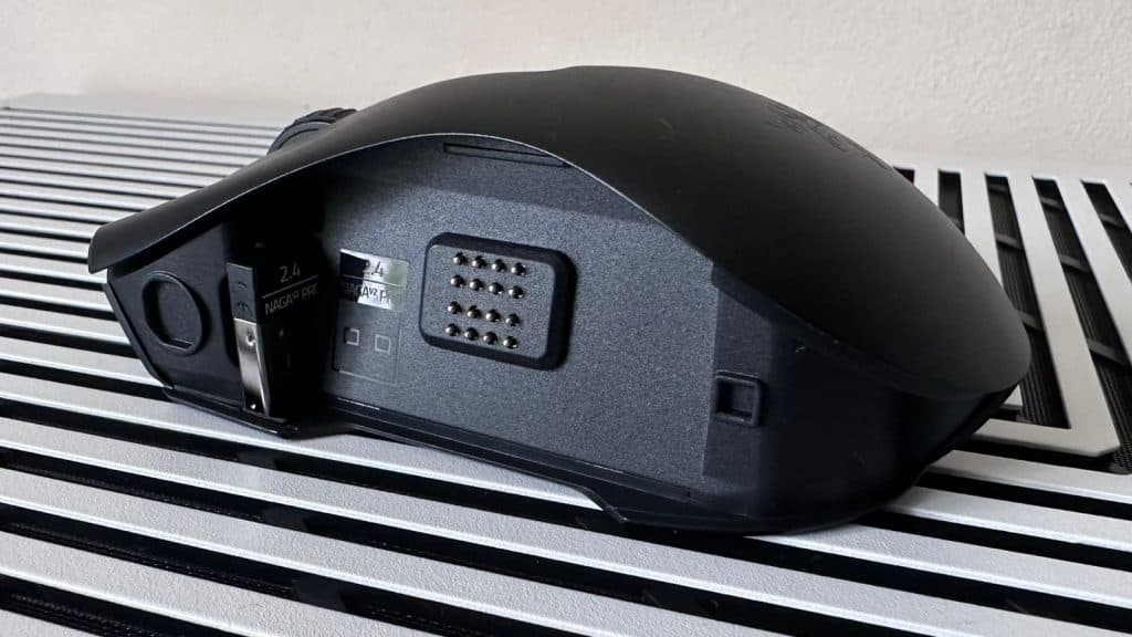 Razer Naga V2 Pro panels