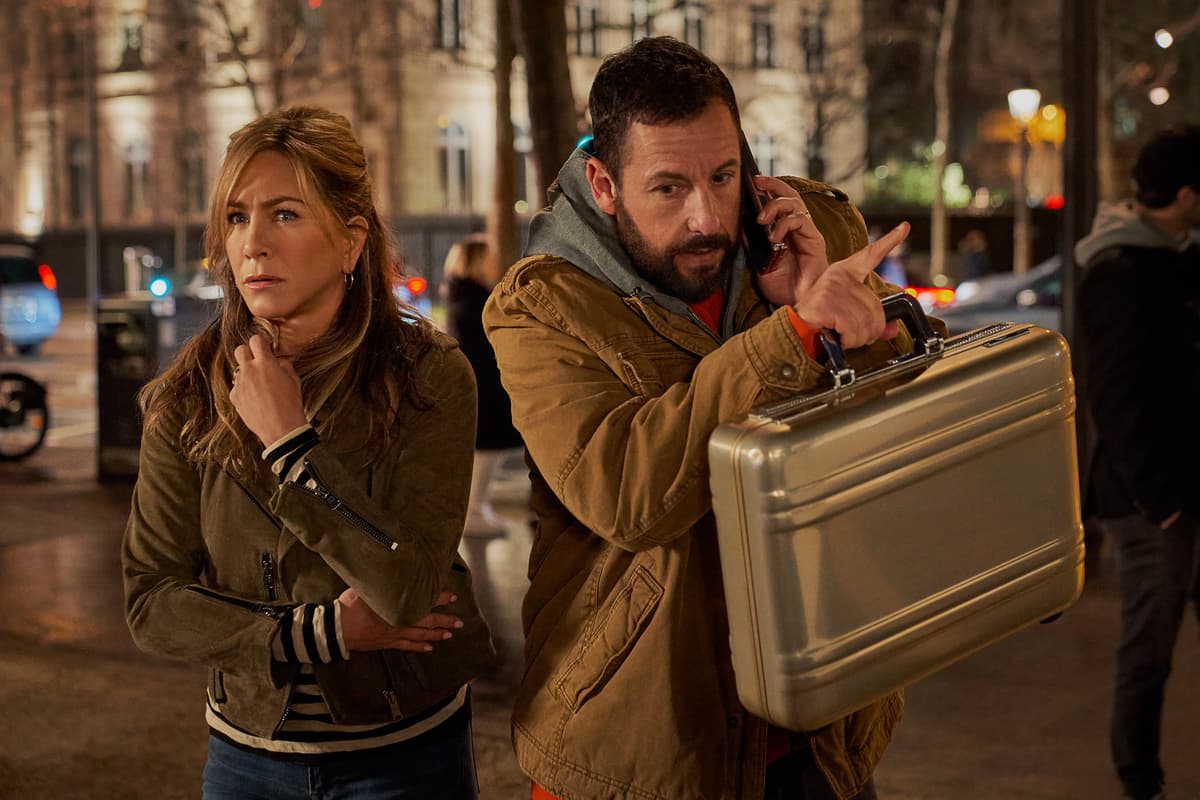 Jennifer Aniston and Adam Sandler in Murder-Mystery 2.