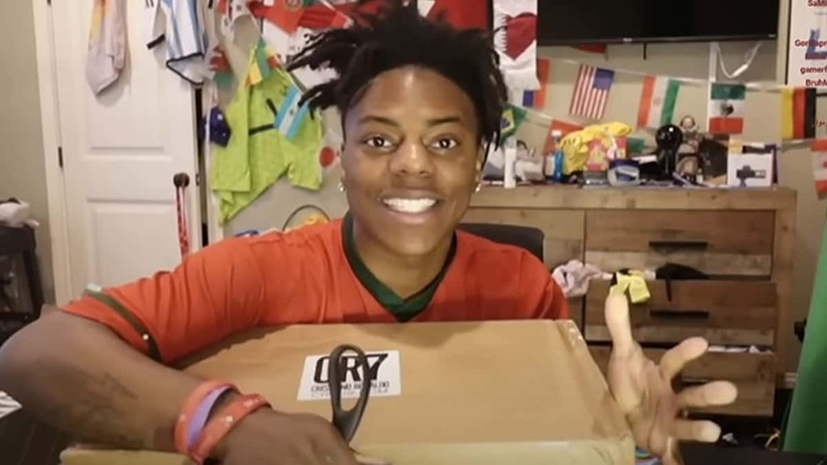 ishowspeed freaks out after getting gift from cristiano ronaldo