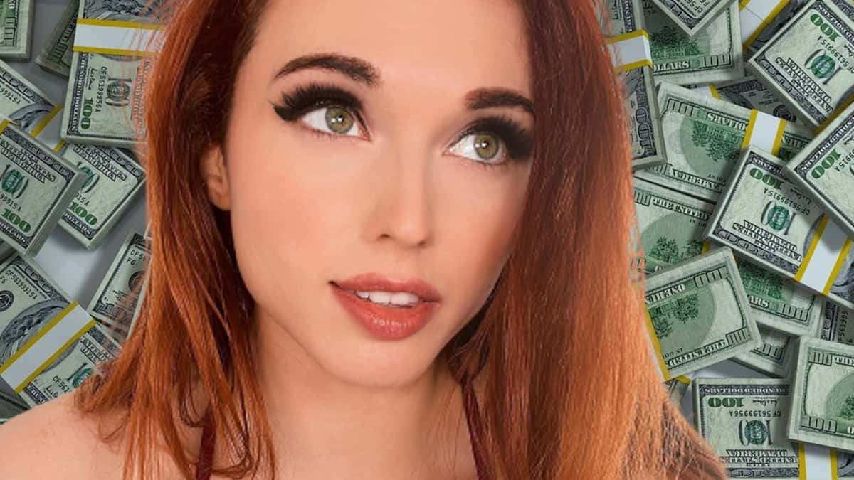 amouranth makes money from simps