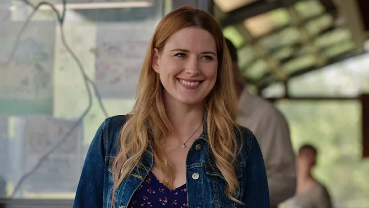 Alexandra Breckenridge as Mel in Virgin River