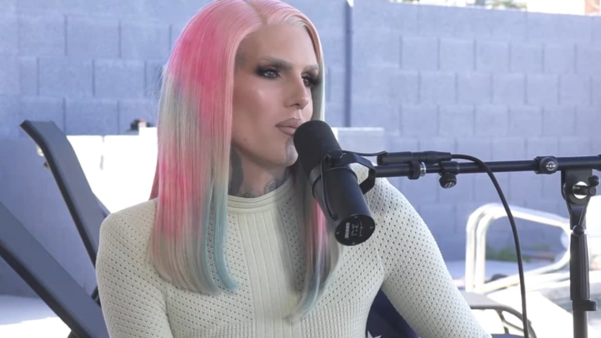 Jeffree Star replies to pronoun backlash