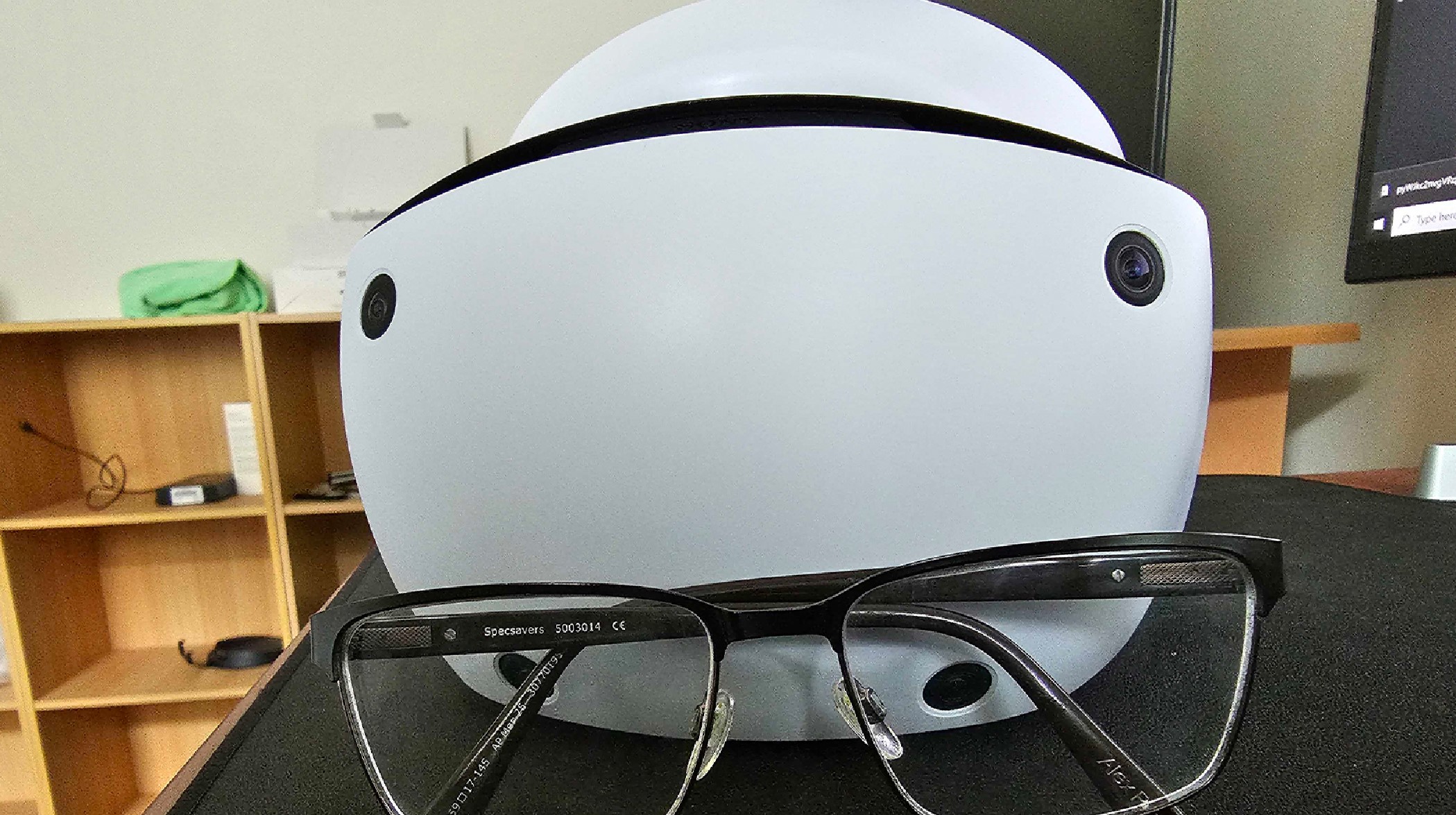 Does Psvr Work With Glasses Fitting Your Frames Scratching Lenses