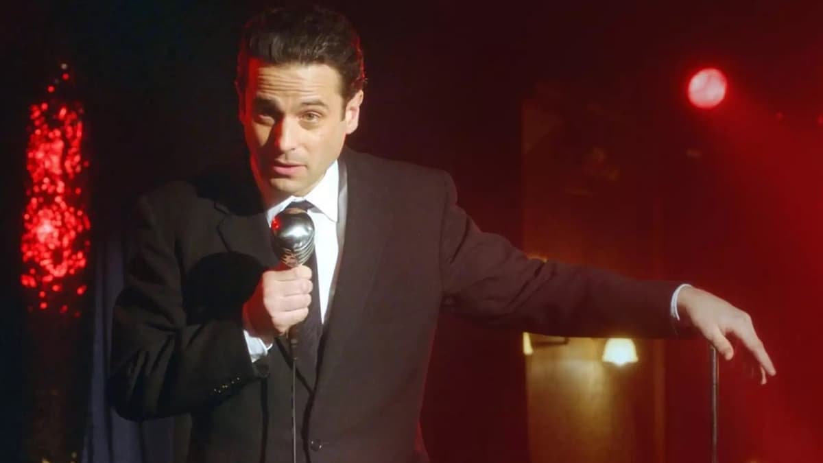 Luke Kirby as Lenny Bruce in The Marvelous Mrs Maisel