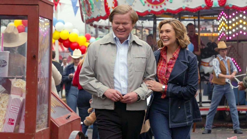 Elizabeth Olsen and Jesse Plemons in Love and Death