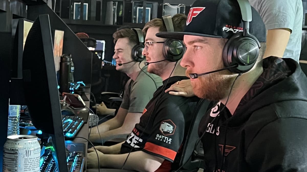 atlanta faze players practicing call of duty modern warfare 2