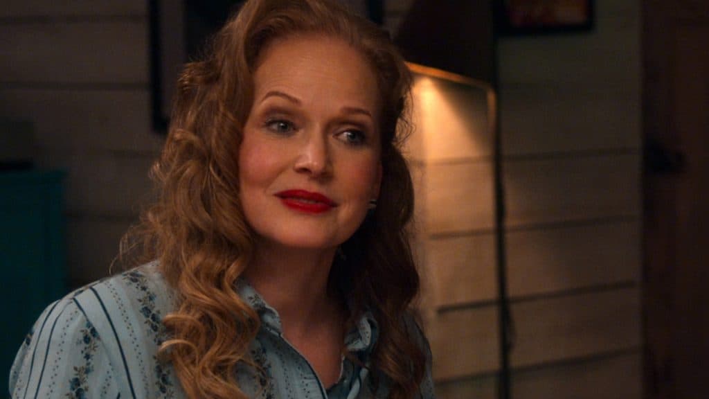 Chelah Horsdal as Margie in Firefly Lane Season 2