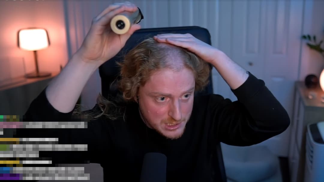 Streamer finds headphone indent after shaving head for charity - Dexerto