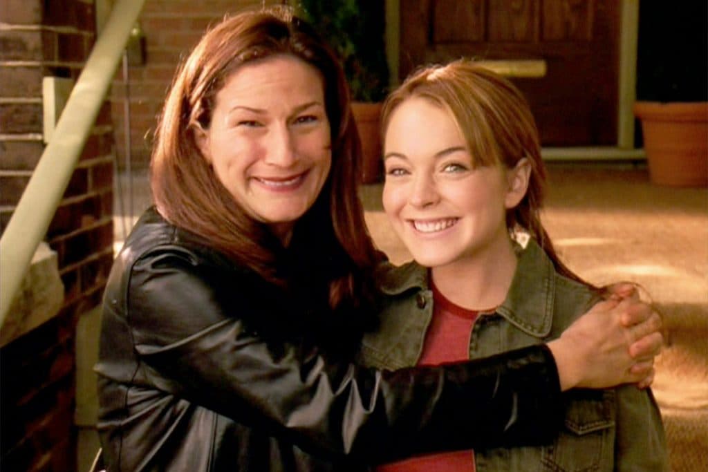 Ana Gasteyer and Lindsay Lohan in Mean Girls