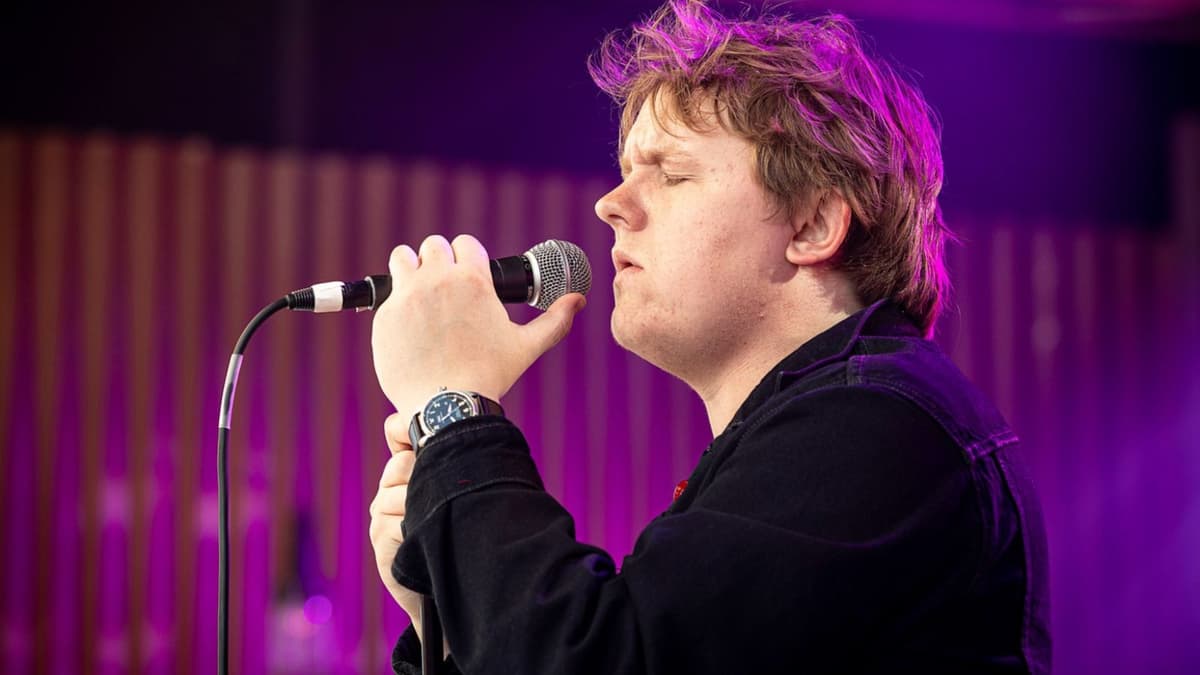 Lewis Capaldi cancels shows