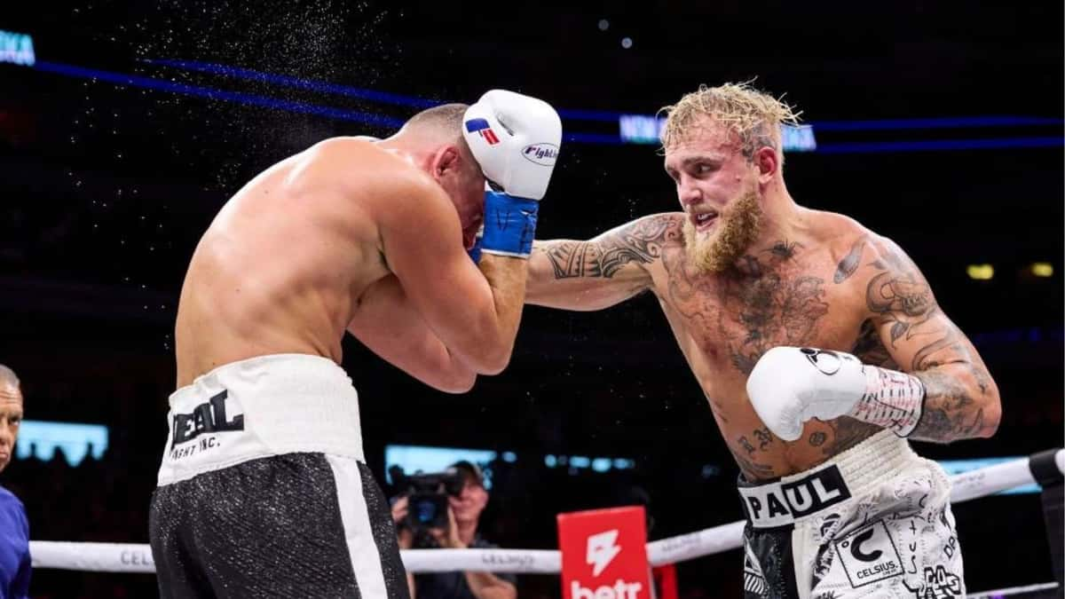 Jake Paul lands a right hand on Nate Diaz