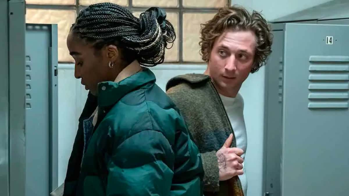 Ayo Edebiri and Jeremy Allen White in The Bear Season 2