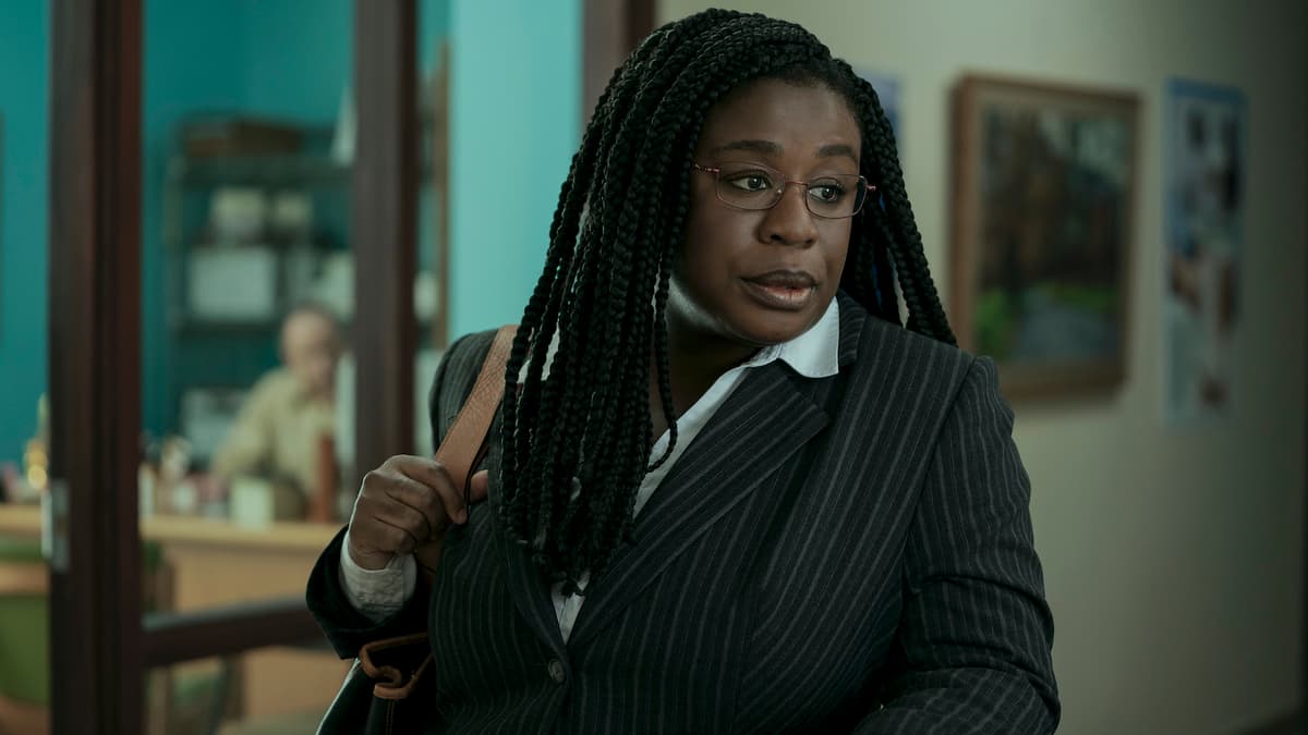 Uzo Aduba as Edie Flowers in Painkiller on Netflix