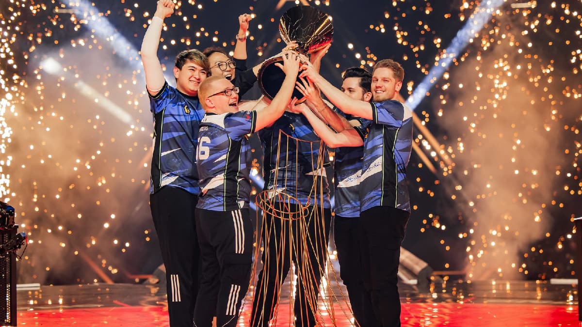 Evil Geniuses lifts Valorant Champs 2023 trophy