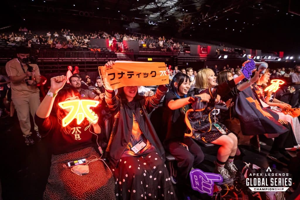 Fnatic Apex fans