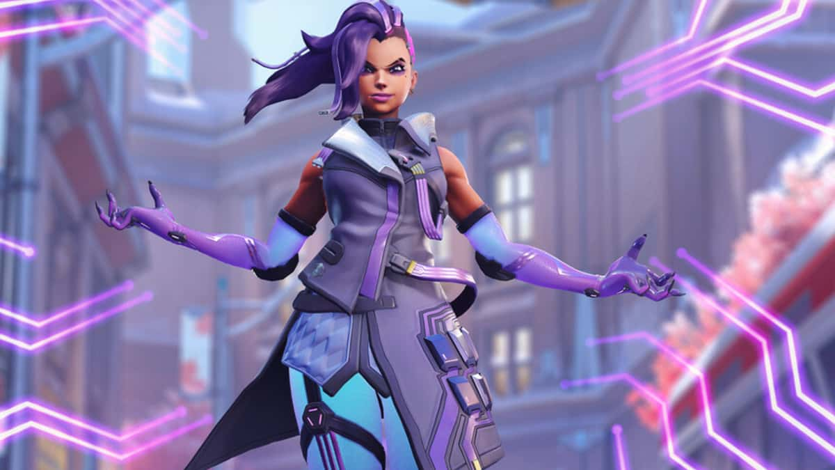 sombra in overwatch 2 using ability