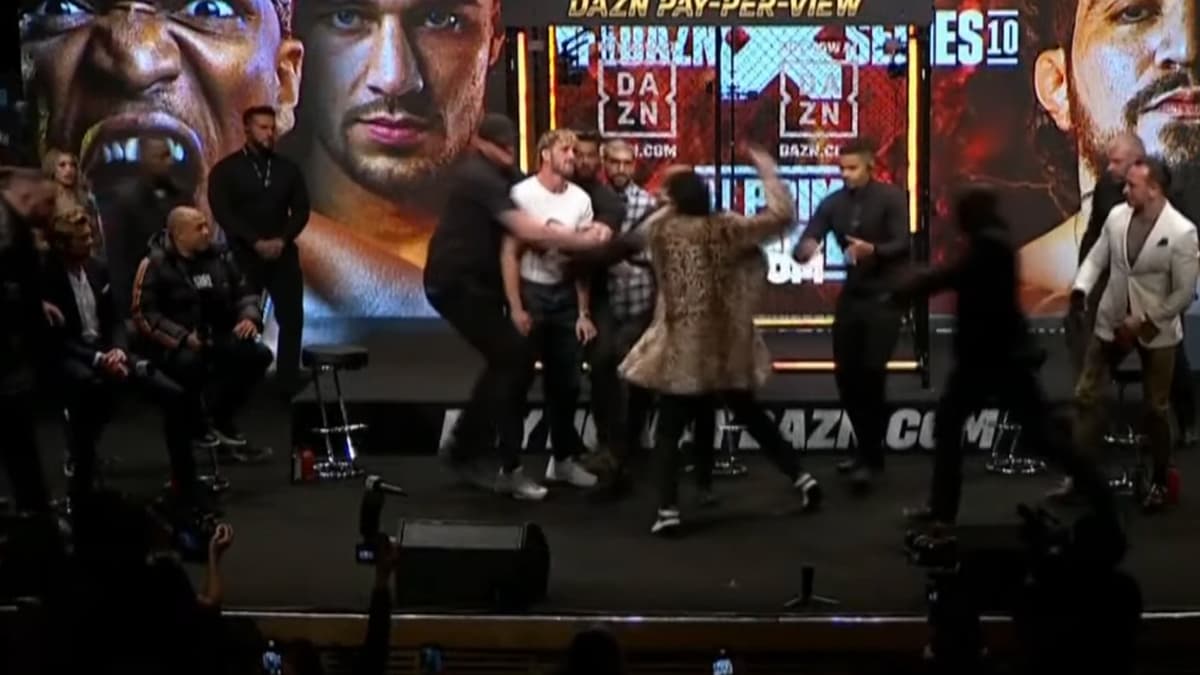 dillon-danis-punches-logan-paul-face-off