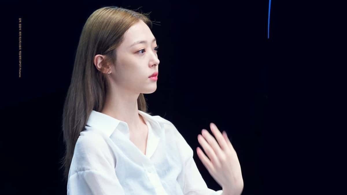 Sulli in Netflix's Persona: Sulli documentary Dear Jinri