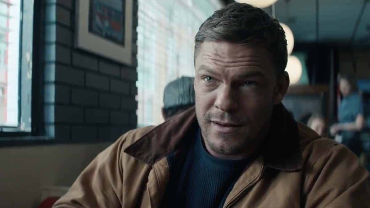 Alan Ritchson in Reacher Season 2 Episode 1 as Jack Reacher.