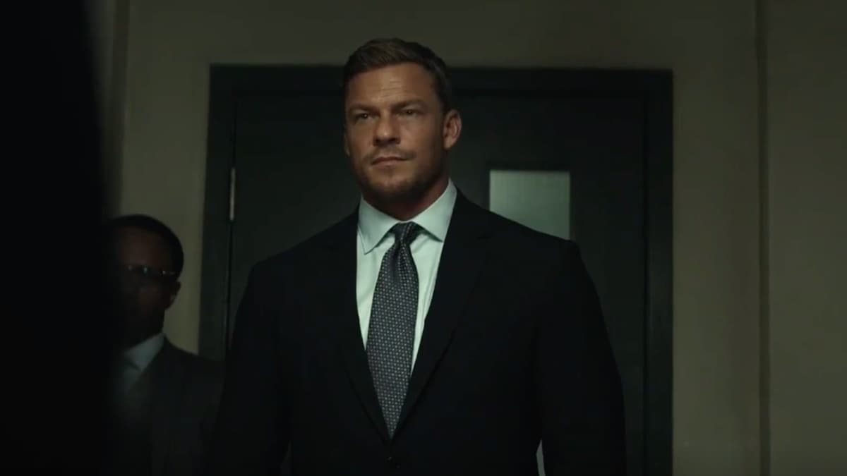 Alan Ritchson as Jack Reacher Season 2 Episode 4