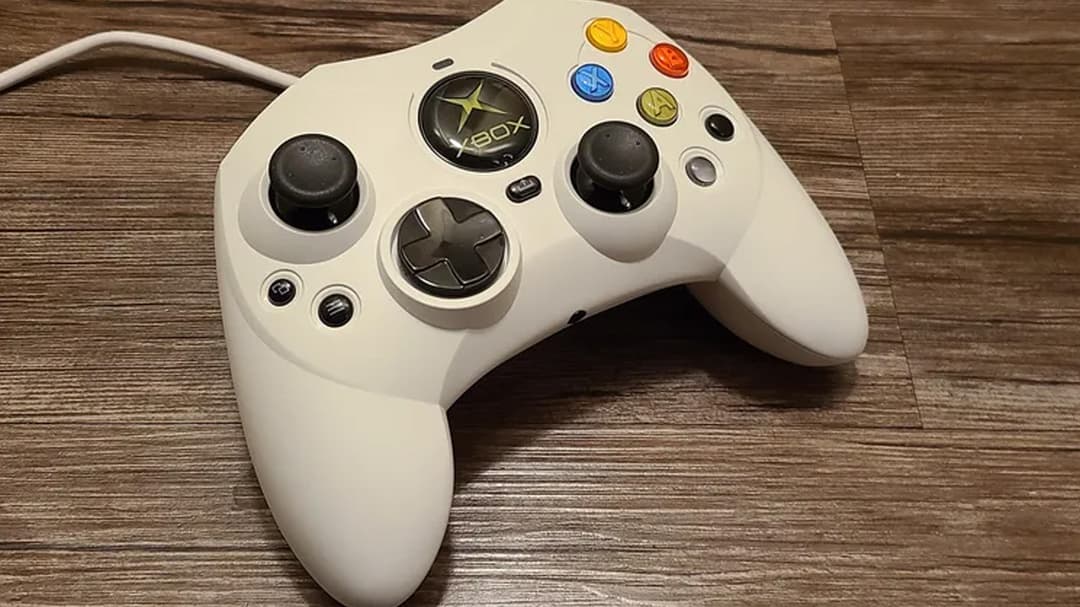 Hyperkin redesigns OG Xbox controller with Hall Effect joysticks - Dexerto