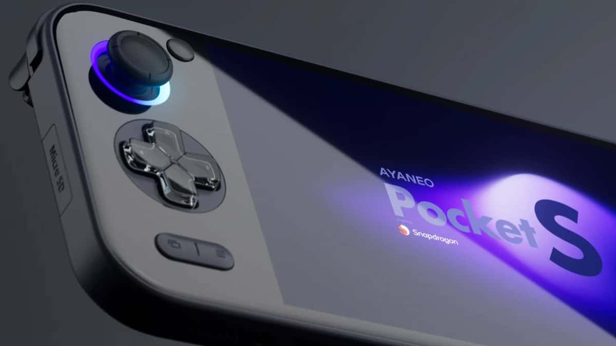 Closeup of the Ayaneo Pocket S handheld.