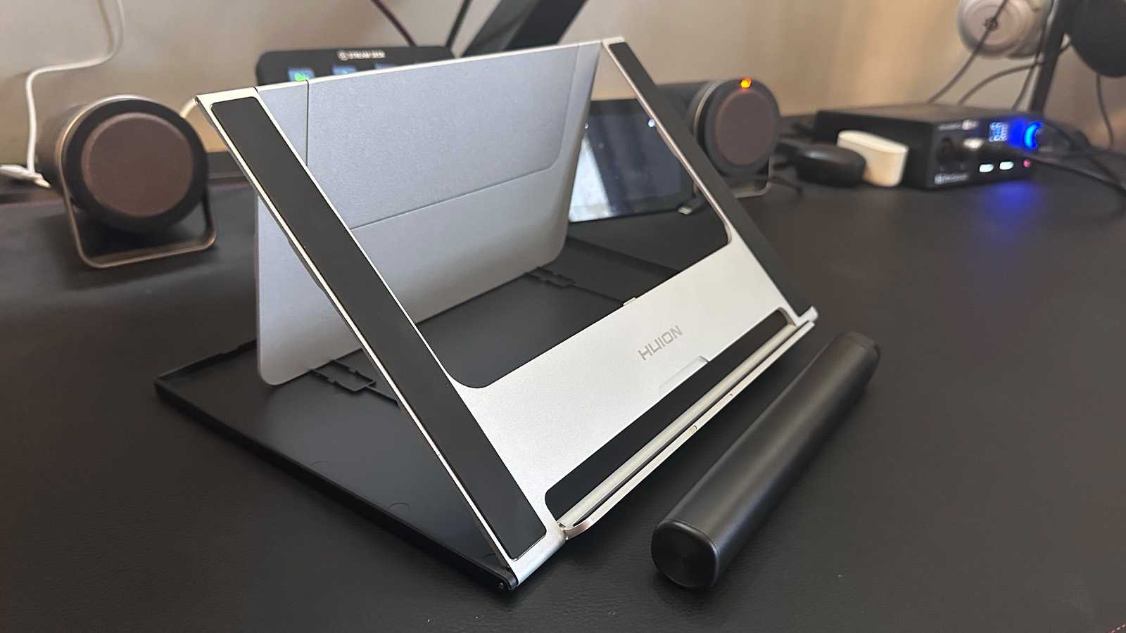 huion kamvas studio tablet stand