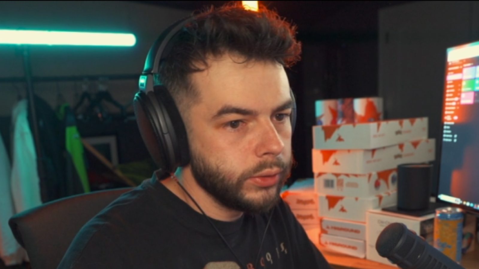 Nadeshot acidentalmente vaza ganhos de seis dígitos do Twitch em meio à subatona