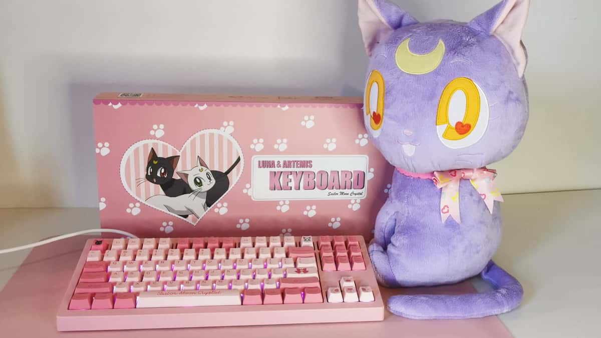 Image of the Sailor Moon Crystal 5087B v2 keyboard by Akko.