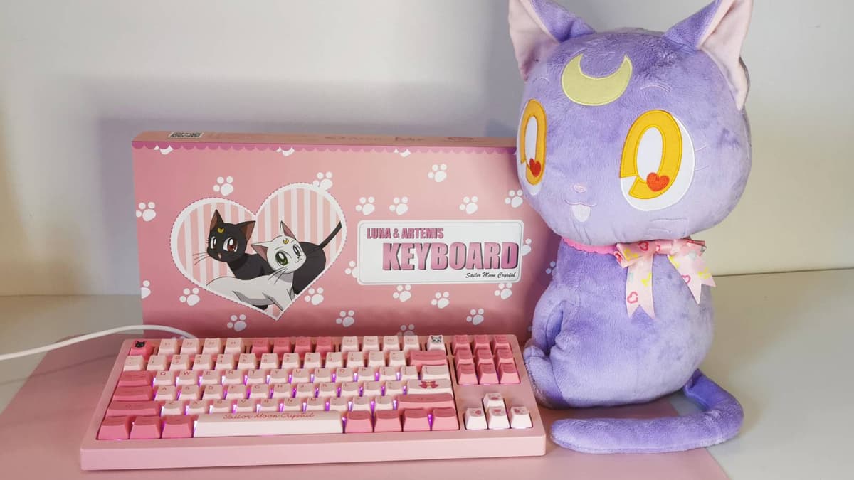 Image of the Sailor Moon Crystal 5087B v2 keyboard by Akko.