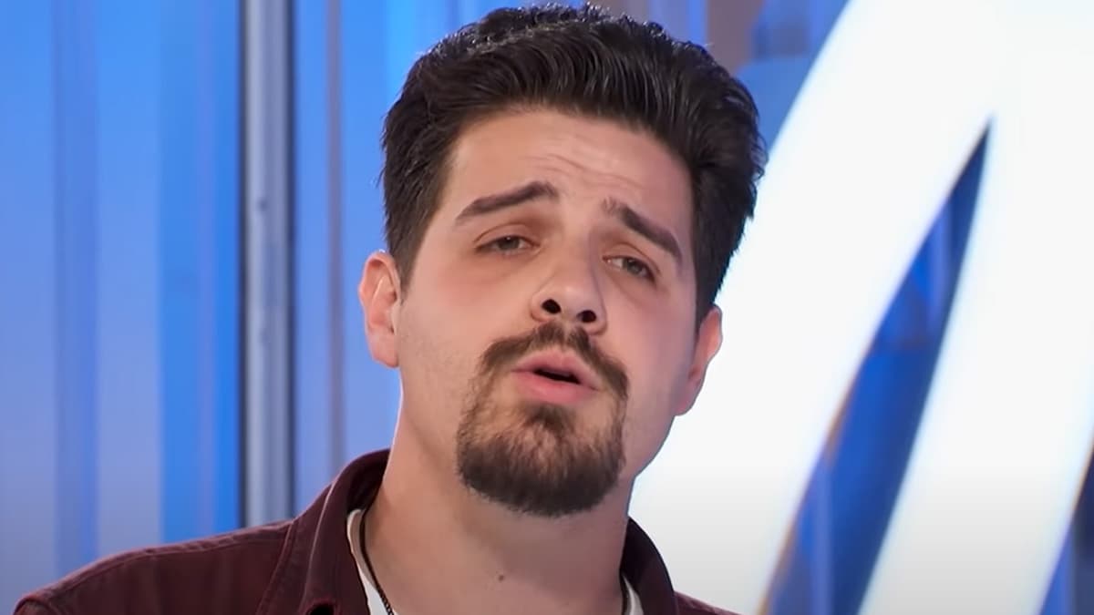 Noah Peters singing during his American Idol audition