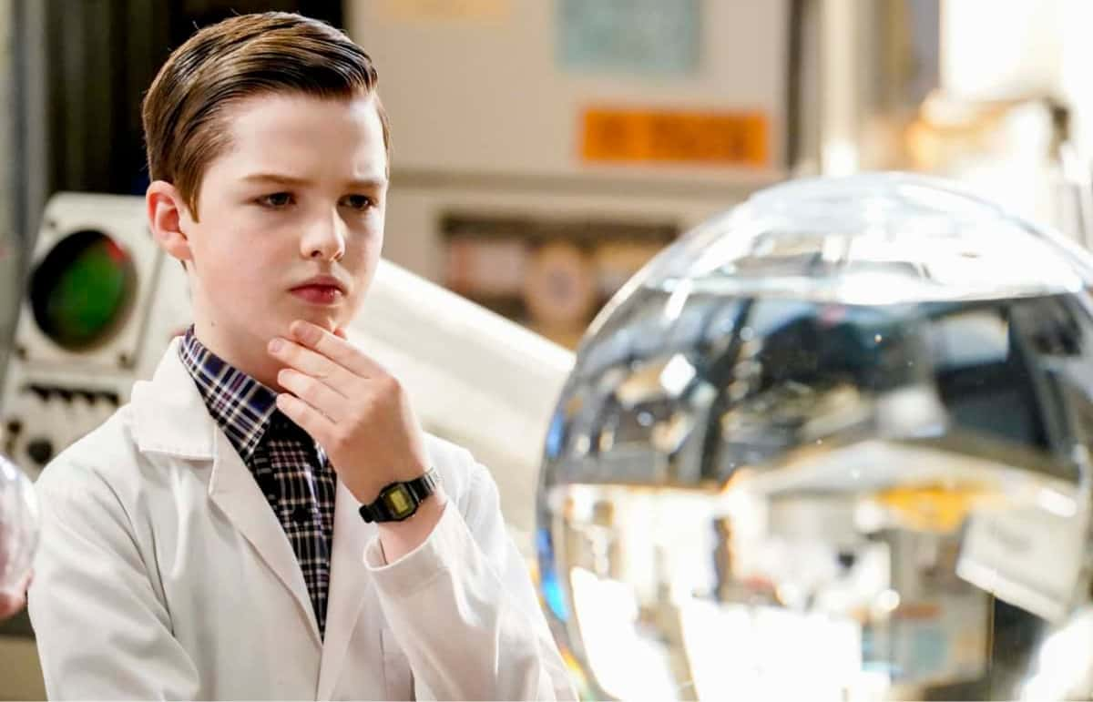 Sheldon Cooper pondering science in Young Sheldon.