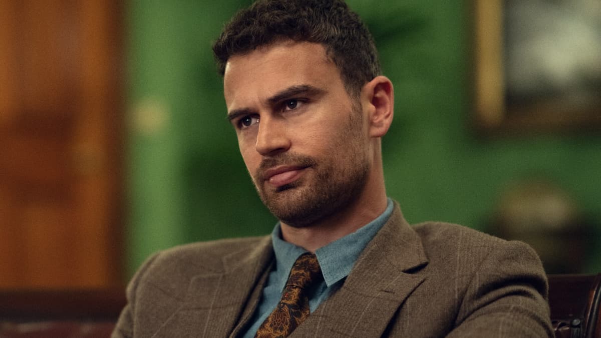 Theo James in The Gentlemen on Netflix