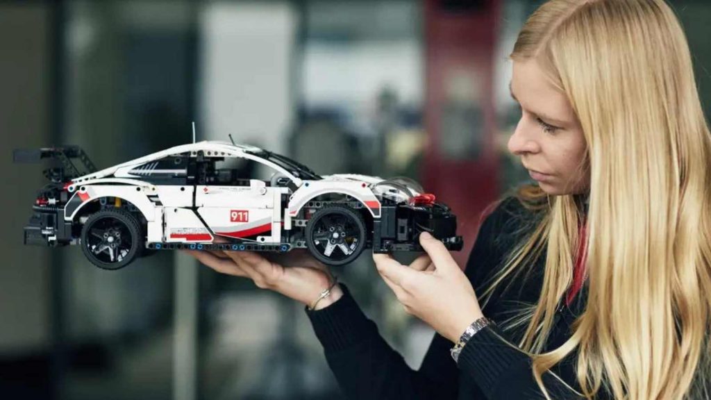 Technic Porsche hotsell 911 RSR 42096