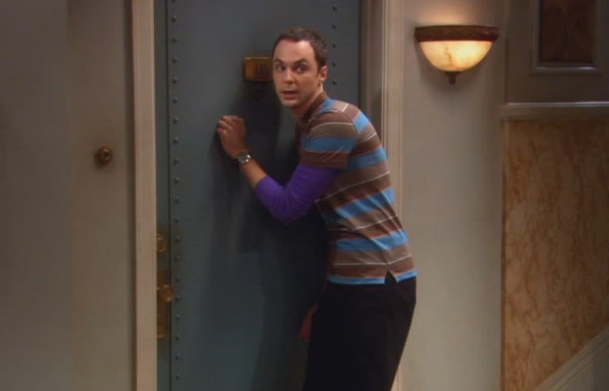 Sheldon Cooper knocking on a door in The Big Bang Theory.