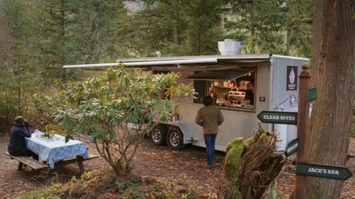 Paige's Bakeaway Truck in Virgin River