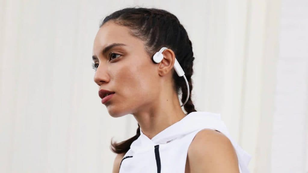 Openear vs bone conduction headphones Which is right for You? Dexerto