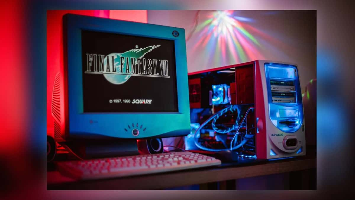 Image of the Y2K translucent blue setup from r/retrobattlestations.