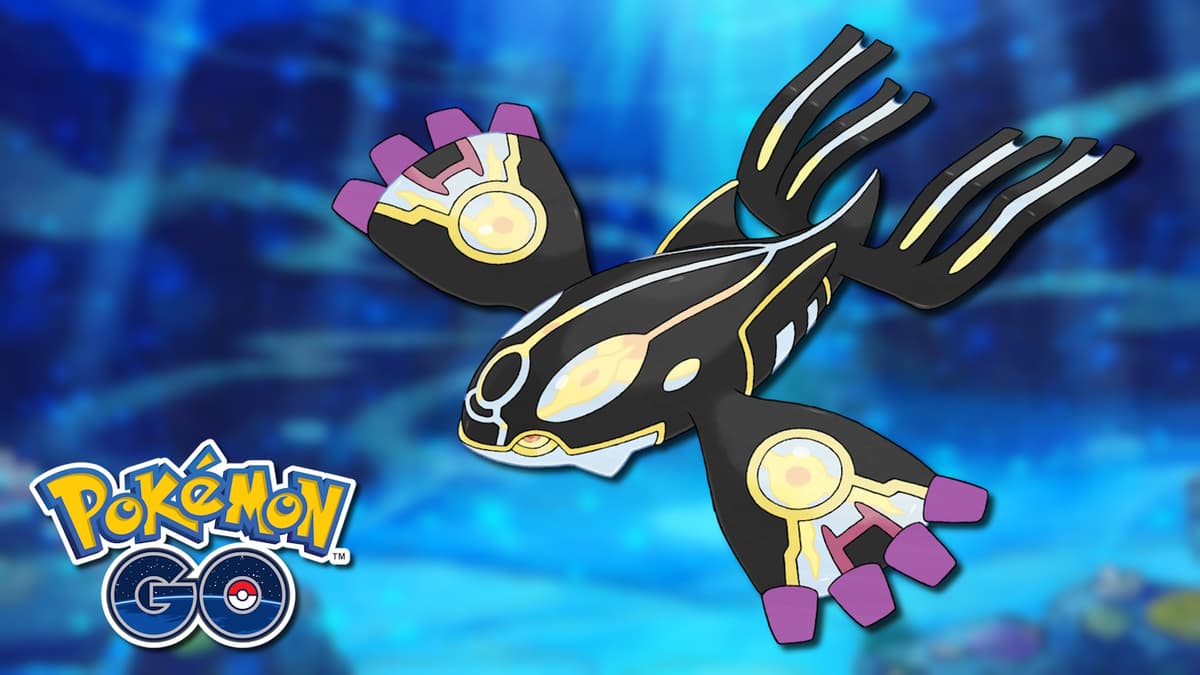 Shiny Primal Kyogre swimming in Pokemon Go