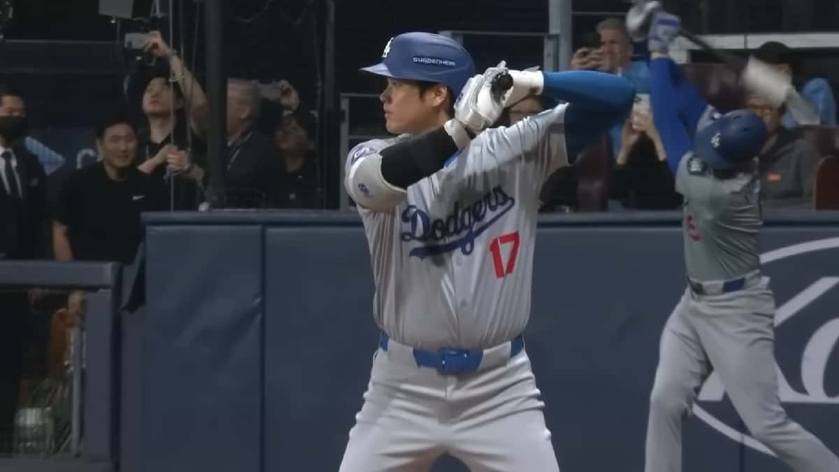 Dodgers DH Shohei Ohtani at bat