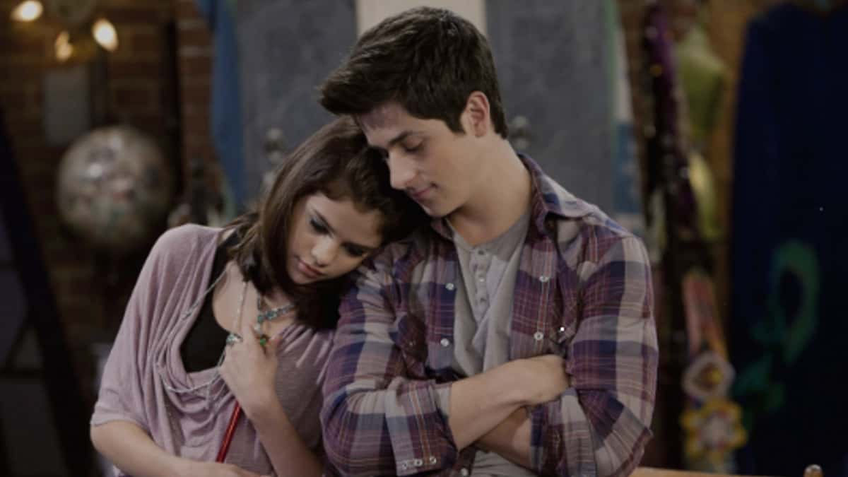 David Henrie and Selena Gomez on Wizards of Waverly Place