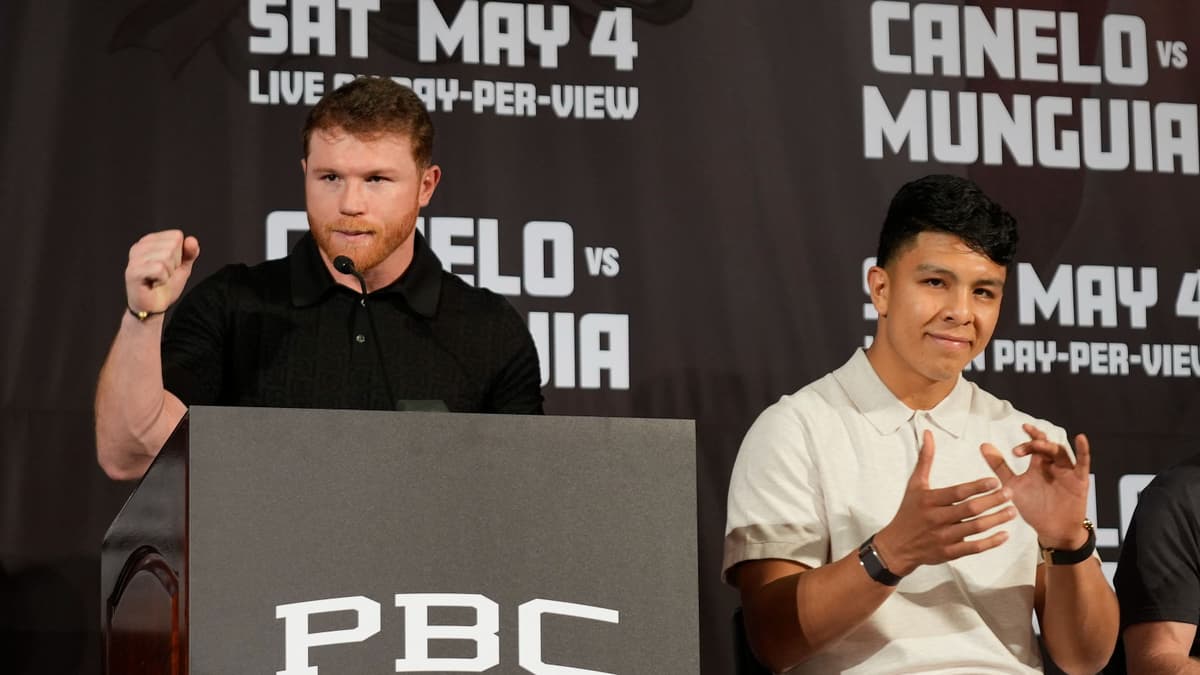 Canelo Alvarez (L) and Jaime Munguia (R) at their press conference