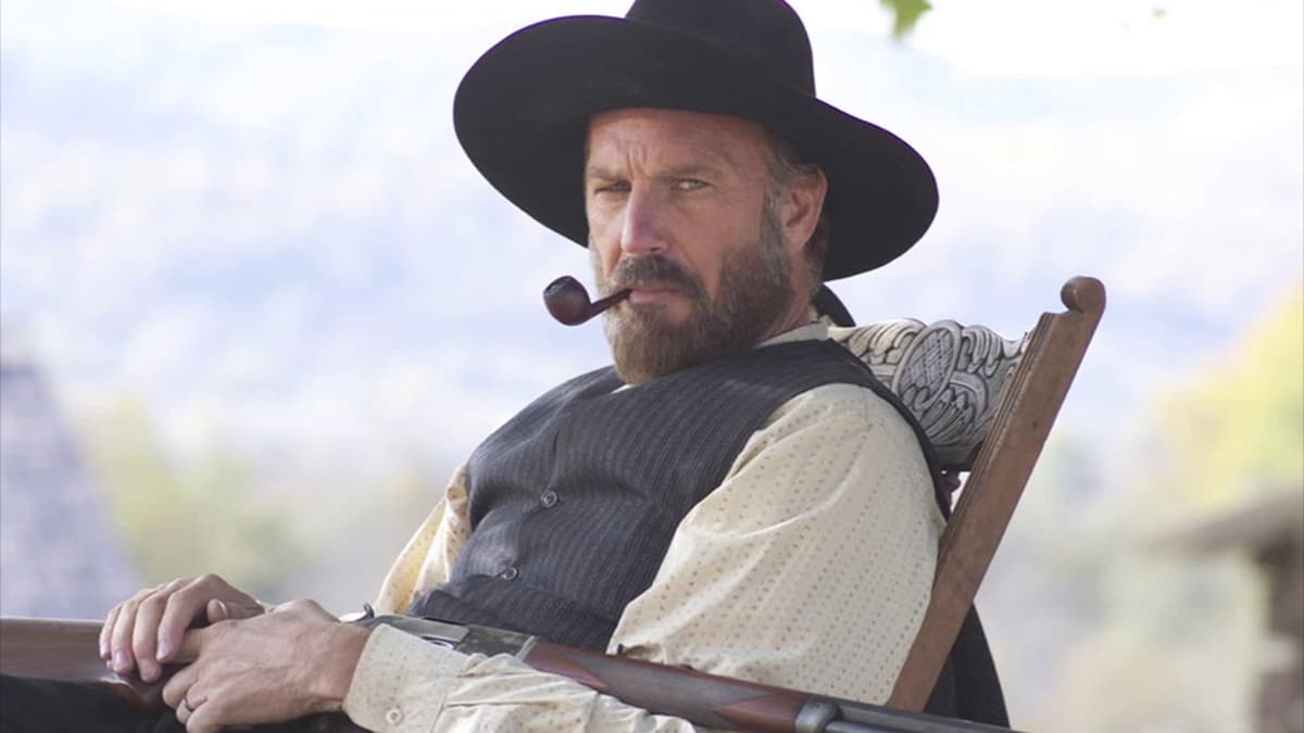 Kevin Costner in Hatfields & McCoys