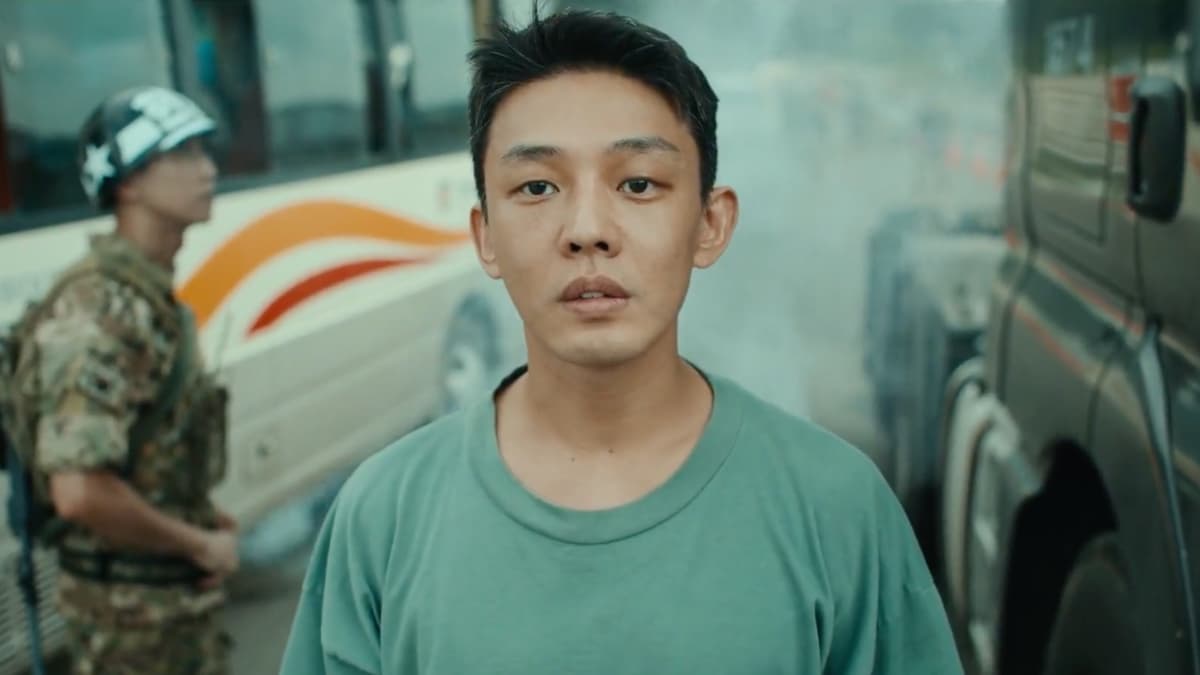 Yoo Ah-in in Goodbye Earth as Yoon-sang.