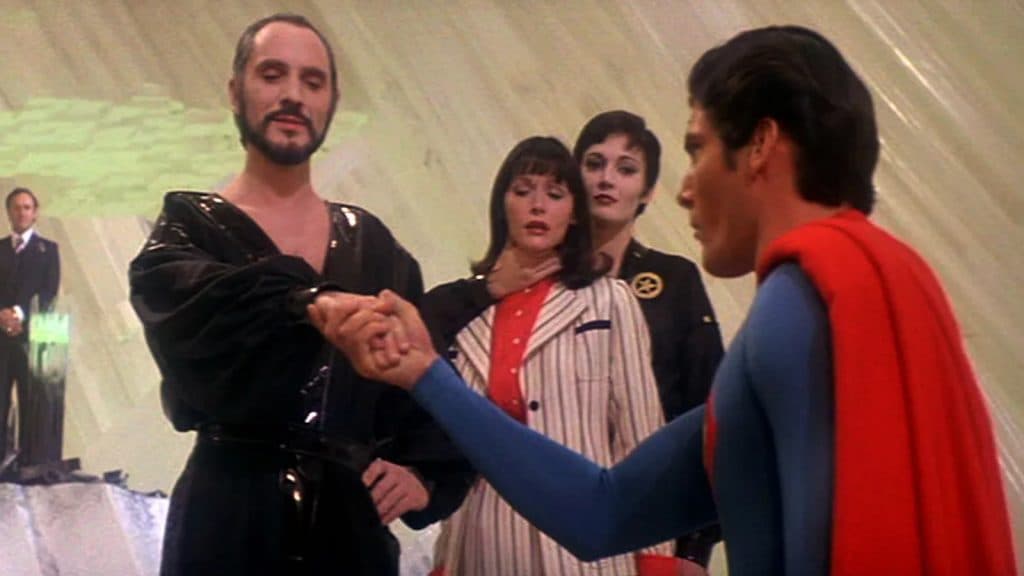 Superman crushes Zod's hand